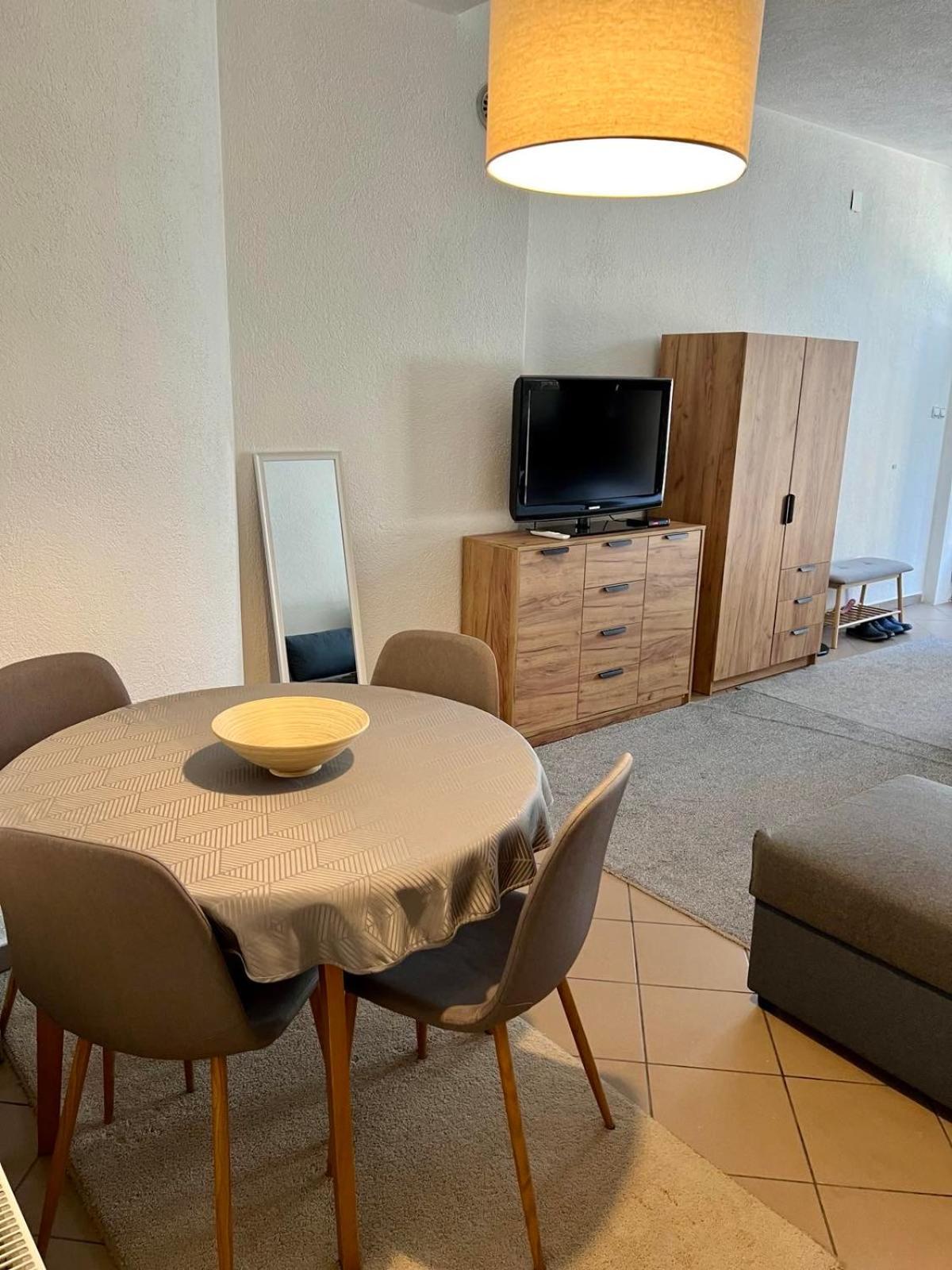 דירות פרישטינה Friendly Rent מראה חיצוני תמונה